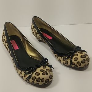 Betsy Johnson Sz 8M Calf Hair Leopard Flats